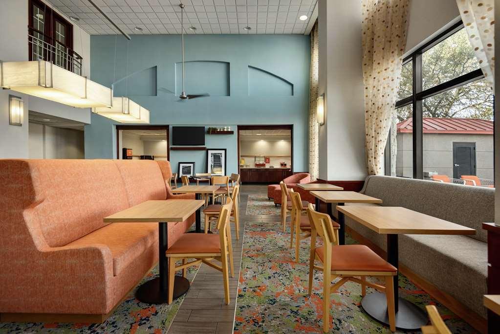 Hampton Inn & Suites San Marcos Restoran gambar